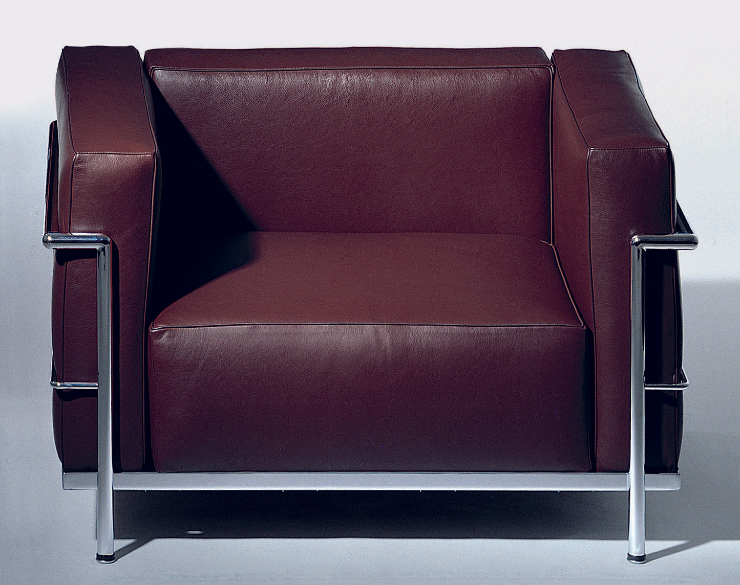 Leather Armchair 41 by Le Corbusier | Urban Architecture Masterworks Collection