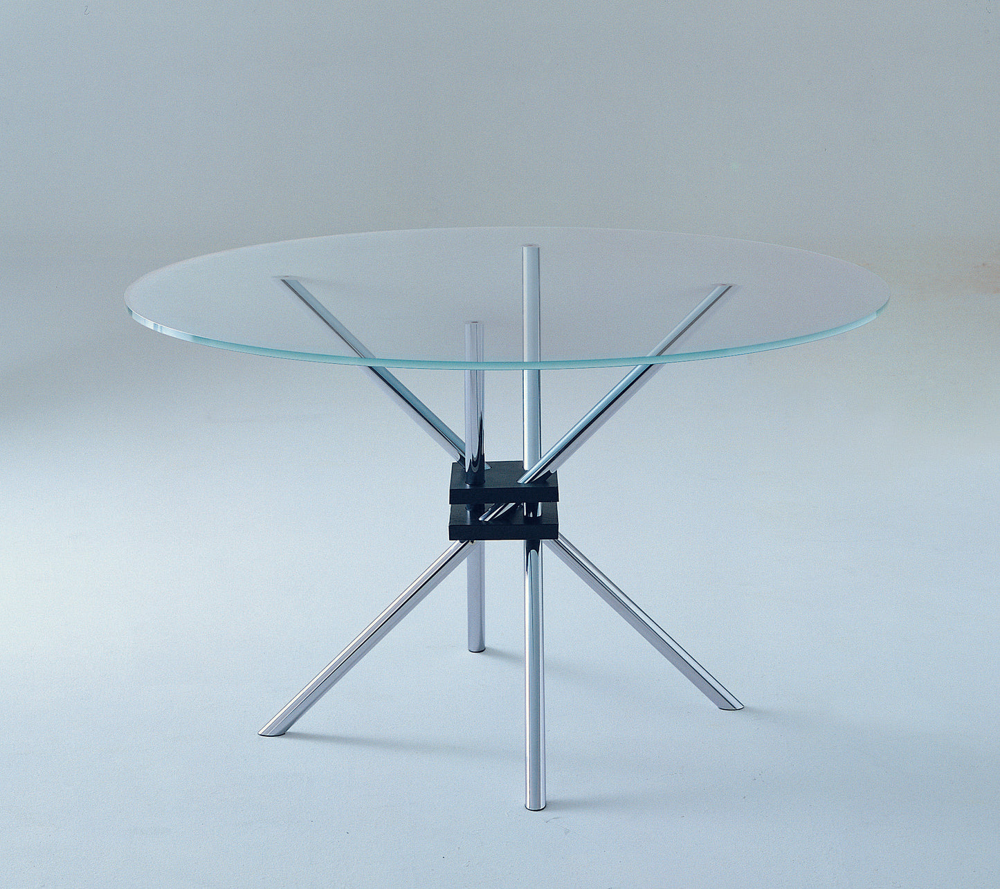 Glass Table by Takehiko Mizutani | Urban Architecture Masterworks Collection