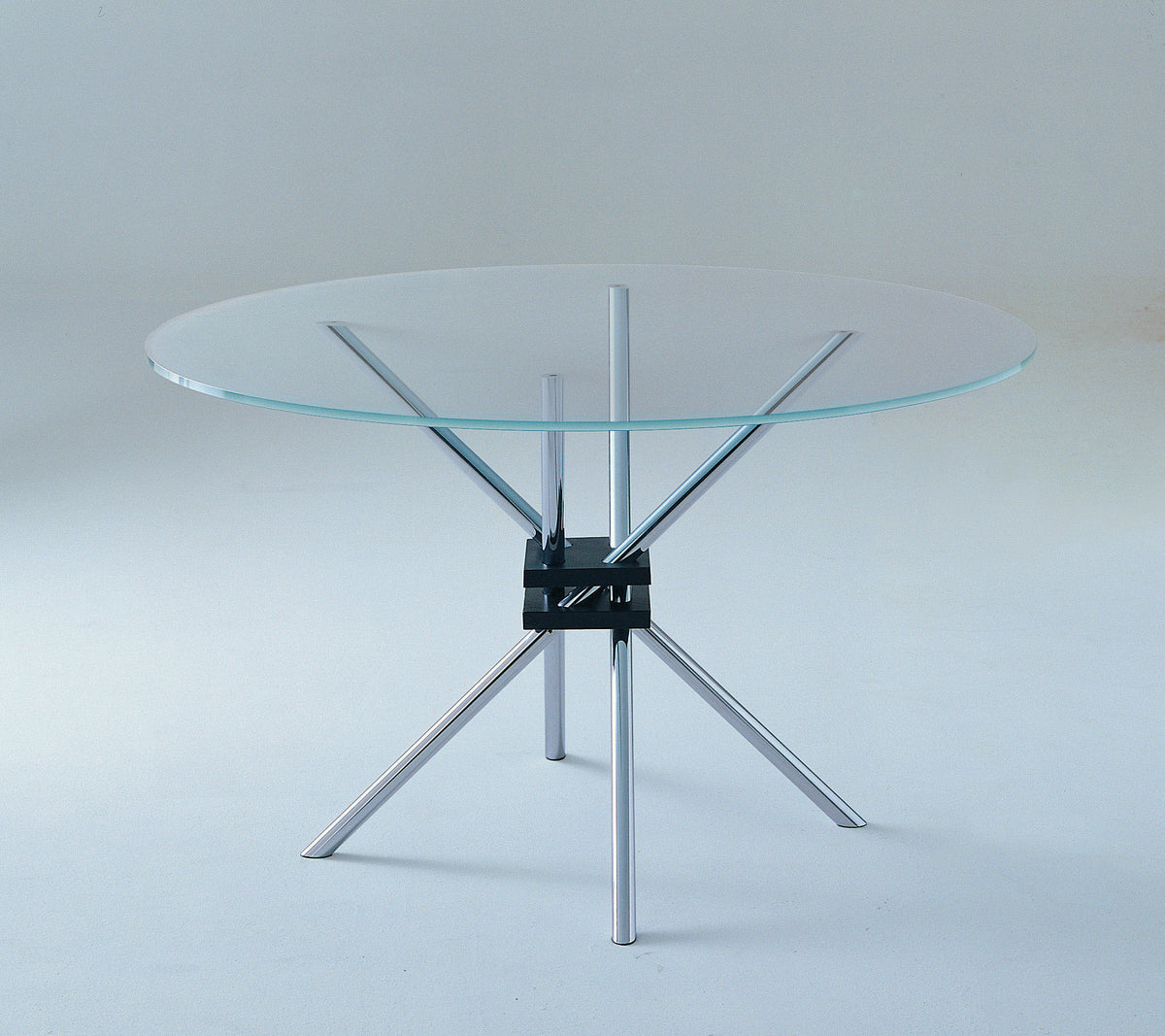 Glass Table by Takehiko Mizutani