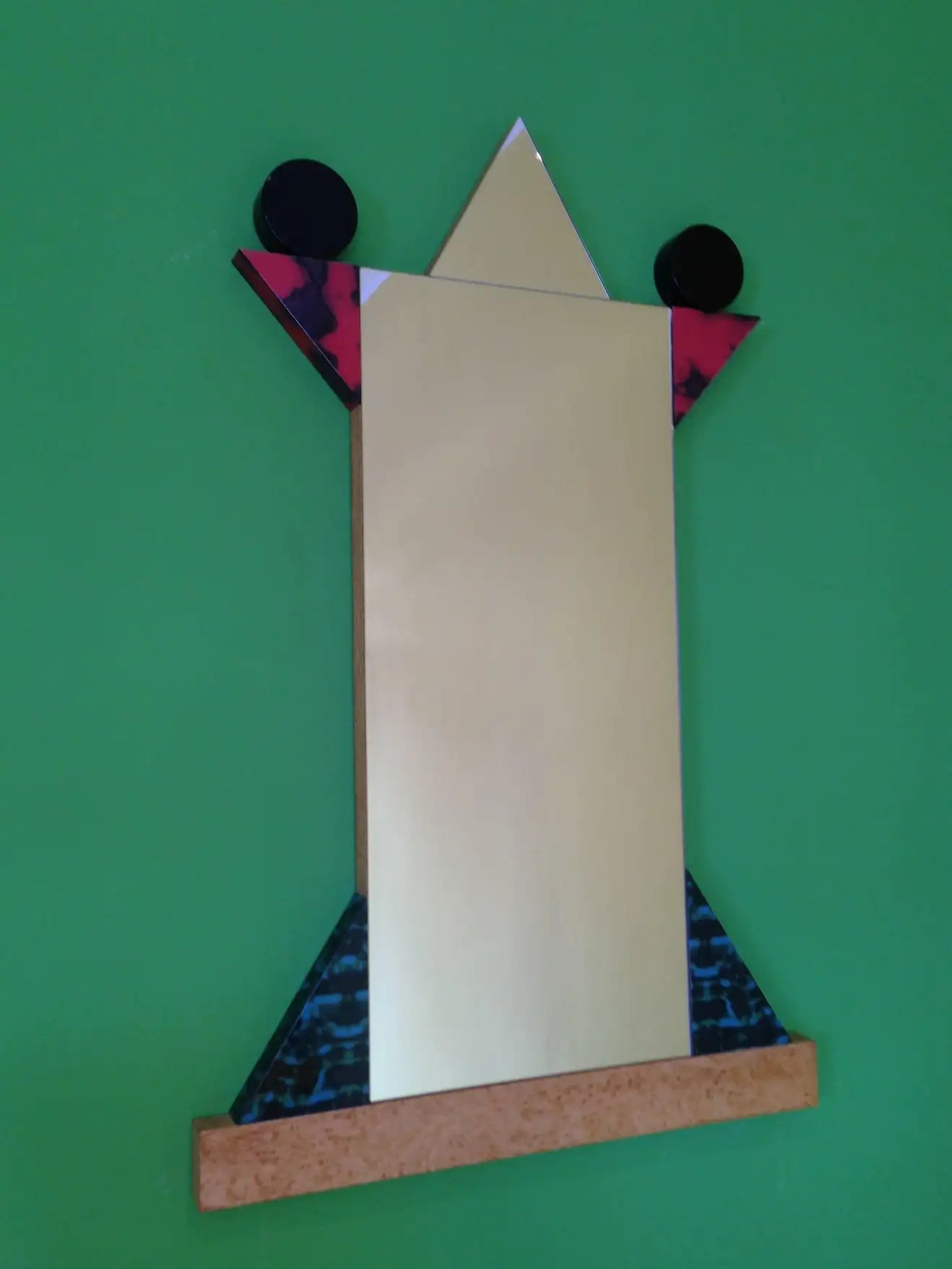 Diva | Mirror by Ettorse Sottsass for MEMPHIS Srl